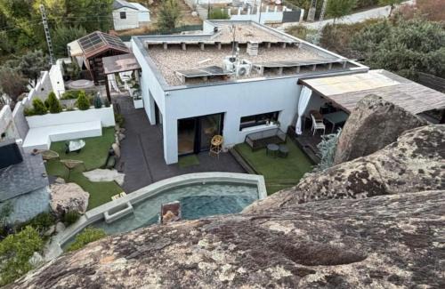 El Tiemblo Villa | Villa de lujo con piscina, barbacoa, estufa, 3 habitaciones