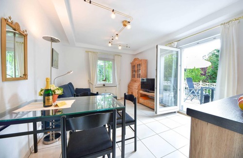 Seebad Heringsdorf Apartment | Villa Hohe Düne 09 - modern furnishings with south-east facing terrace