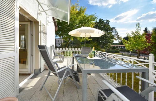Seebad Heringsdorf Apartment | Villa Hohe Düne 09 - modern furnishings with south-east facing terrace