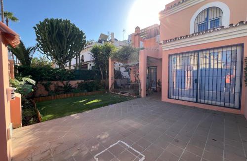Torremolinos House | Villa Juani in Playa Los Alamos