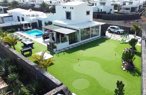Playa Blanca Villa | VILLA KARLA