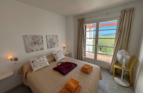 Torroella de Montgri Villa | Villa "La Platera 345" with Private Terrace, Shared Pool & Wi-Fi