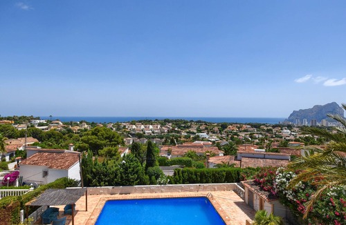 Casas de Torrat Villa | Villa 'La Perla Calpe Seaview' with Sea View, Wi-Fi and Air Conditioning