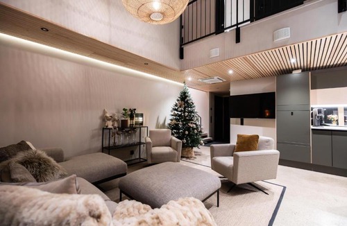 Rovaniemi House | Villa Log modern interior