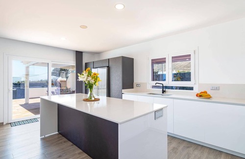 La Asomada Villa | Villa Medio Panuelo by Villa Plus
