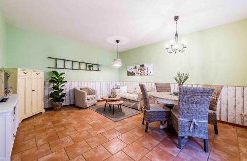 Bad Schandau Apartment | Villa Monsei - das Herzstück in Bad Schandau, top Lage, modern, mit Parkplatz!