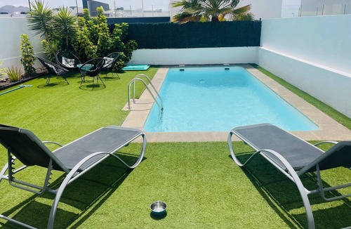 Villaverde House | Villa Neo - Private pool - 8 minutes from Corralejo, mini Gym!