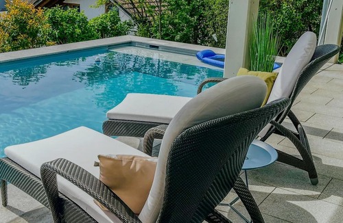 Weil am Rhein Villa | Villa 'Panorama House on Schlipfweg' – Private Pool, Sun Loungers & Balcony in Exclusive Location