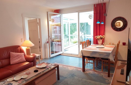 Ostvorpommern Apartment | Villa Romantica OG, 300 m beach, conservatory, balconies - Villa Romantica OG