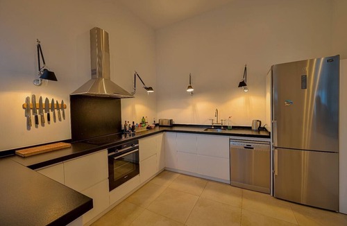 Velilla-Taramay Villa | Villa 'Romantica' with Sea View, Wi-Fi and Air Conditioning