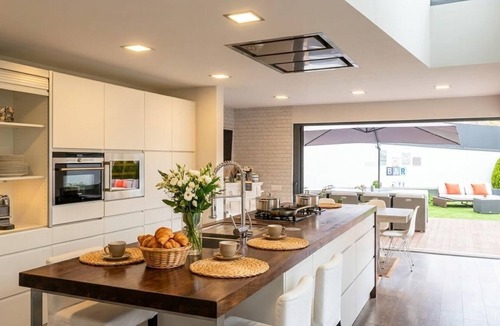 Sarria-Sant Gervasi Villa | Villa Sunset Amaizing Villa in Barcelona. View Ourdoor Areas Calm area