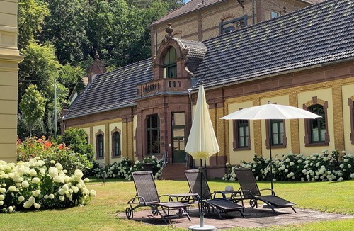 Pforzheim Apartment | Villa Trautz - Studios with queen-size bed