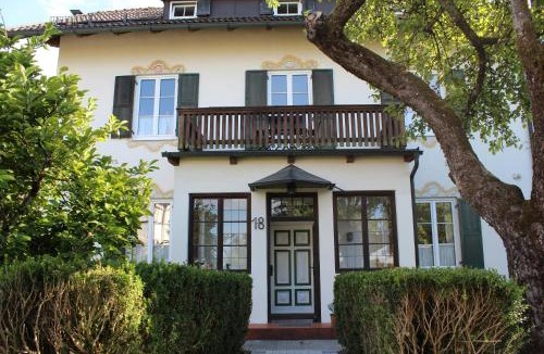 Kochel am See Apartment | Villa Waldfrieden - Ferienwohnungen und -Haus