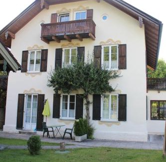 Kochel am See Apartment | Villa Waldfrieden - Ferienwohnungen und -Haus