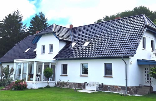 Katzow Apartment | Villa Wiese – Small Störtebecker Apartment with Garden View