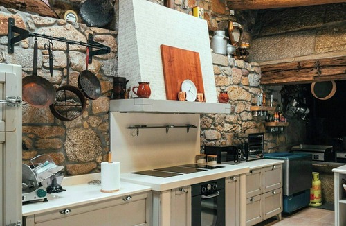 Vilagarcia de Arousa House | Villa with private river in Vilagarcía, Galicia