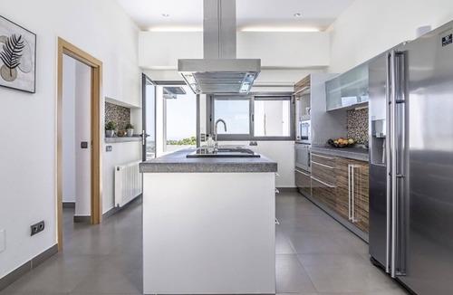 Benahavis Villa | Villa with infinity pool, panoramic views - 12 guests