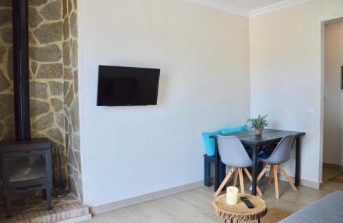 Zahara de la Sierra Apartment | Vista Al Lago - Appartment with Fabulous Lake Views
