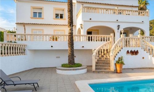 Arnella Villa | Vista Portet, sleeps 10, Private Pool, Sea Views, Squash, 1 km from El Portet beach