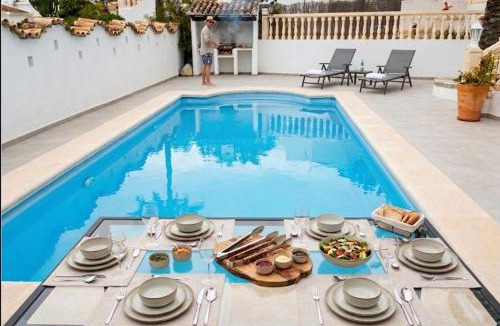 Arnella Villa | Vista Portet, sleeps 10, Private Pool, Sea Views, Squash, 1 km from El Portet beach