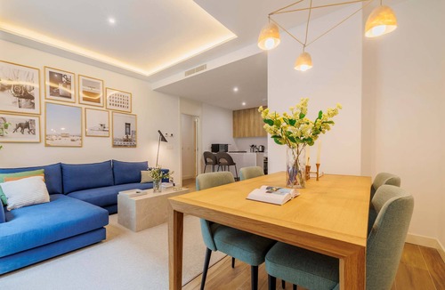 Malasana Apartment | w Comfy 2BR w Great Terrace in Chueca