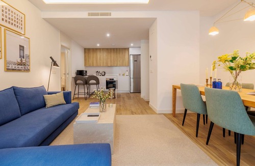 Malasana Apartment | w Comfy 2BR w Great Terrace in Chueca