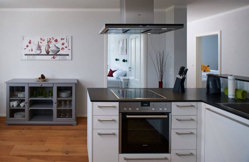Baerenburg Apartment | Waldfrieden - maple avenue
