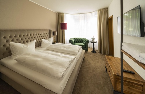 Bad Schwartau Hotel | Waldhotel Riesebusch