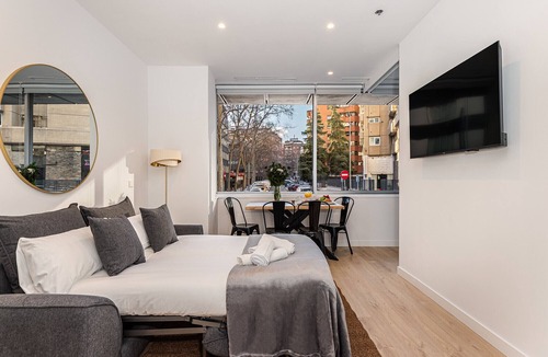 Castillejos Apartment | Waou Eurobuilding III