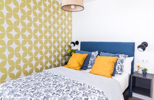 Hortaleza Apartment | Warm living Madrid