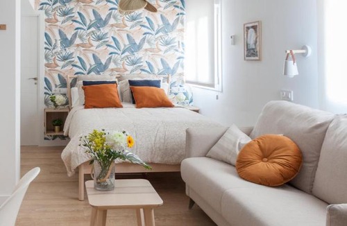 Hortaleza Apartment | Warm living Madrid