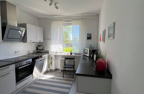 Ronnau Apartment | Watching the ferries, quiet reading spaces and great public transport connection