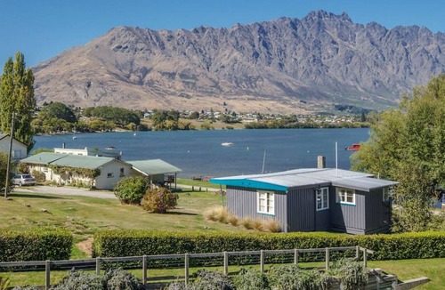 Frankton Apartment | Waterfront Marina Quarters | Modern and comfortable | Great value for money!