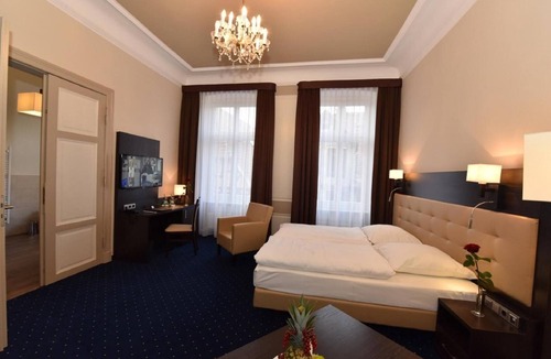 Schwerin Hotel | Weinhaus Wöhler