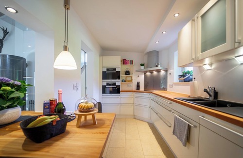 Haarbach House | Welcome to Golf Cocoon, a stylish vacation home managed by HELLO HOLID