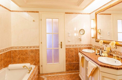 Maurach Resort | Wellnessresidenzsuite 75m² - Der Alpine Kraftplatz - Alpenrose /Cocoon Lodge
