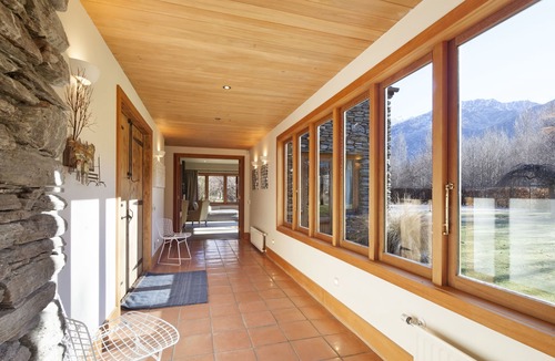 Arrowtown Villa | Wharenui