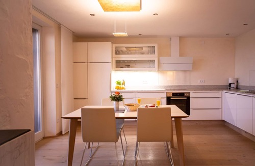 Pelham Apartment | Wide:view, 92 sqm upper floor, 2 separate bedrooms