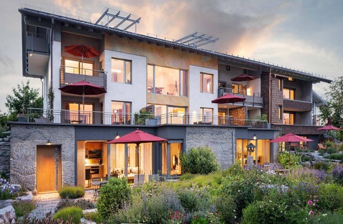 Pelham Apartment | Wide:view, 92 sqm upper floor, 2 separate bedrooms