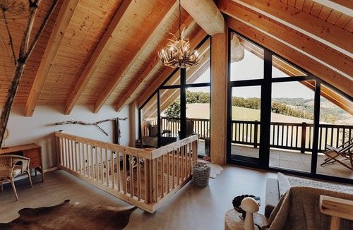 Hagen House | Wiesenchalet Holiday Home – Sauerland with Mountain Views, Private Terrace & Wi-Fi