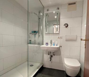 Neuhausen Apartment | WiesnNähe Studio - Charmant & zentral mit U-Bahn-Anschluss