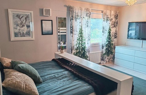 Rovaniemi House | Winter Woods Family Suite - with Traditional Wood-Fired Sauna