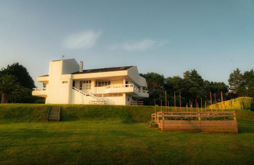 Comillas City Center Villa | Wishome - Gran casa con piscina en la mejor ubicación de Comillas