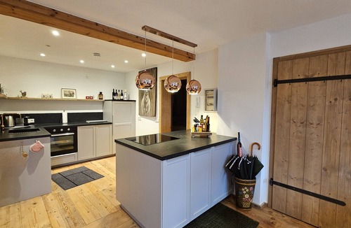 Steingaden Apartment | Wohlfühl-oase: Ferienwohnung Bergzeit im Fuchsbau in Urspring-steingaden, Ländli