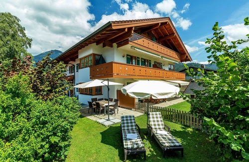 Unterwoessen Apartment | Wohnung Hochgern (Ferienwohnung ca. 52 m², max. 4 Personen, 2 Schlafzimmer, Wohnküche, Balkon, WLAN, TV)