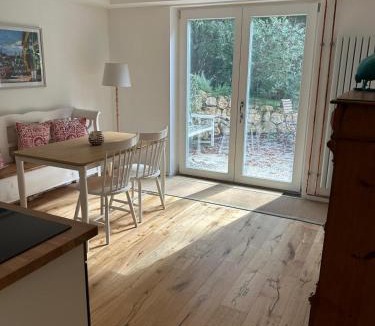 Starnberg Apartment | Wohnung mit Terrasse am Waldrand