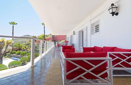 Tafira House | Wonderful private villa for 10 guests with WIFI, A/C, private pool, TV, patio and pets allowed