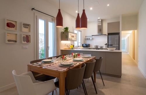 Malgrat de Mar House | Wonderful villa for 7 guests with WIFI, A/C, private pool, TV and patio