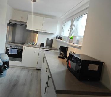 Sundern-Allendorf Apartment | Work and Stay Sundern-Allendorf Modernisierte Unterkunft mit 5 Betten plus Schlafcouch mit Balkon