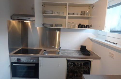 Sundern-Allendorf Apartment | Work and Stay Sundern-Allendorf Modernisierte Unterkunft mit 5 Betten plus Schlafcouch mit Balkon